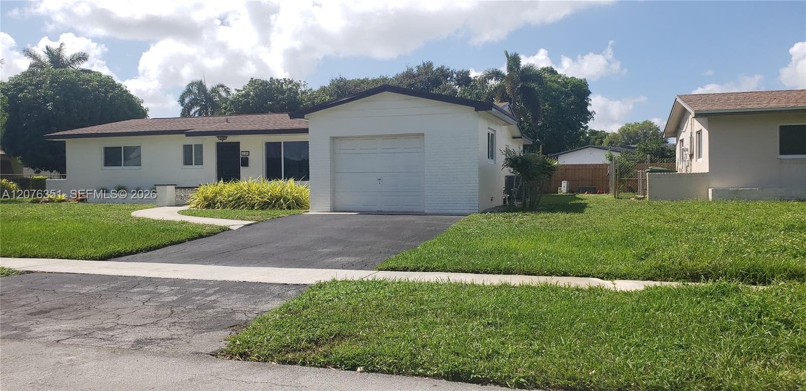 8320 NW 24th Ct, Pembroke Pines, FL 33024 — zdjęcie 3