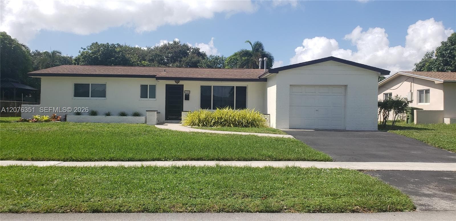 8320 NW 24th Ct, Pembroke Pines, FL 33024