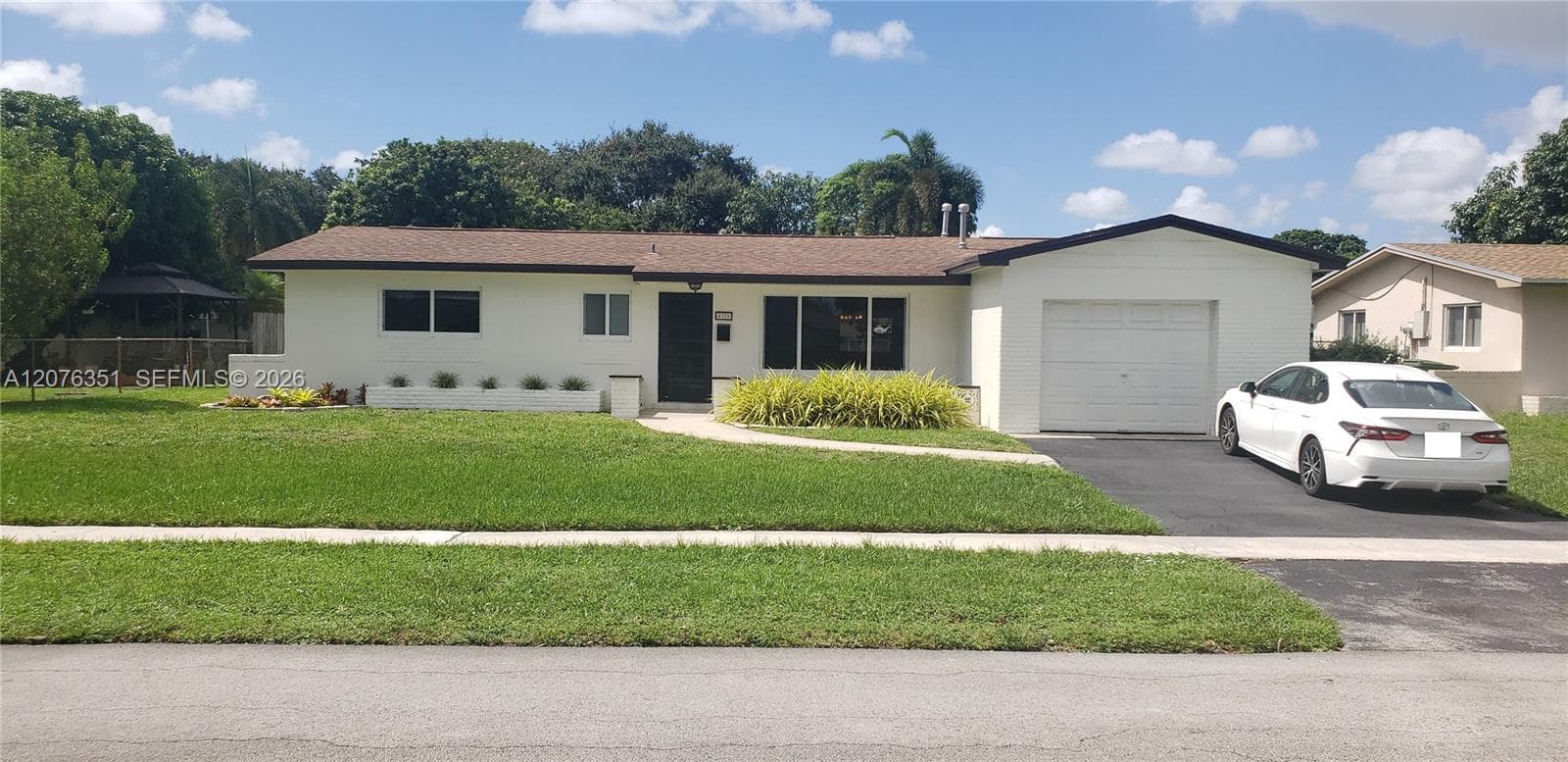 8320 NW 24th Ct, Pembroke Pines, FL 33024 — zdjęcie 4