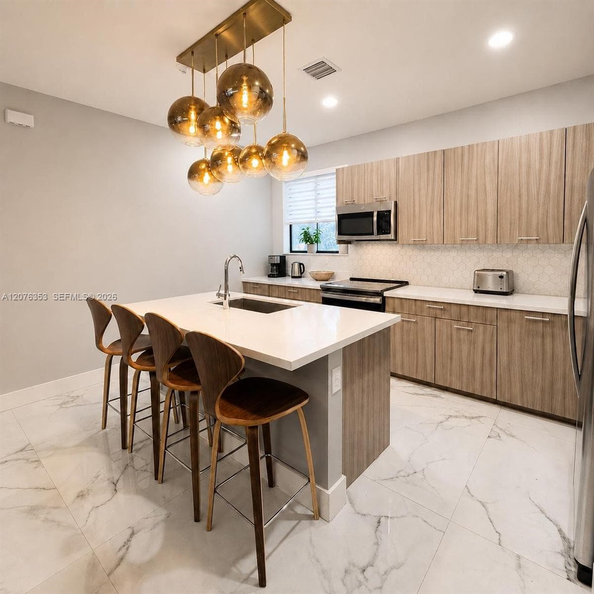 4619 NW 84th Ave, Doral, FL 33166 — zdjęcie 2