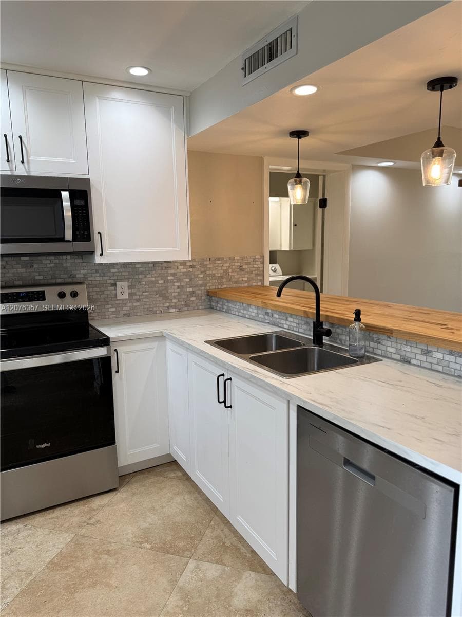 1520 Whitehall Dr # 206, Davie, FL 33324