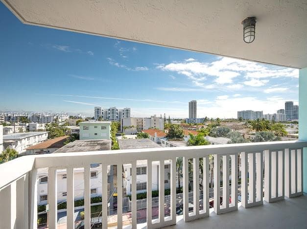 7620 Carlyle Ave # 606, Miami Beach, FL 33141