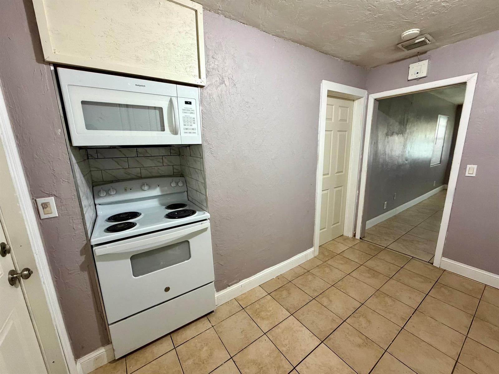 1061 W 4TH Street, Riviera Beach, FL 33404 — zdjęcie 4