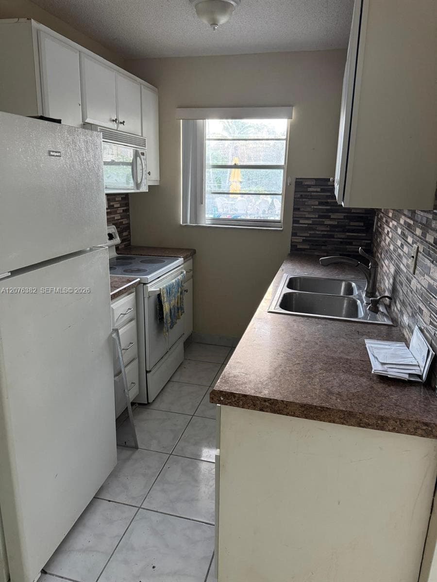 2145 Pierce St # 116, Hollywood, FL 33020 — zdjęcie 2