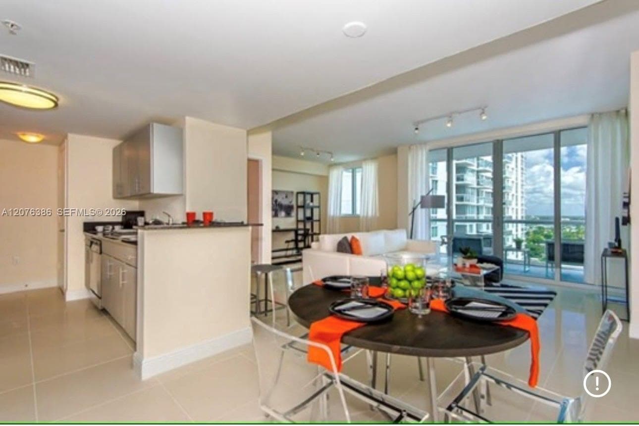 1871 NW S River Dr # 1006, Miami, FL 33125 — zdjęcie 2