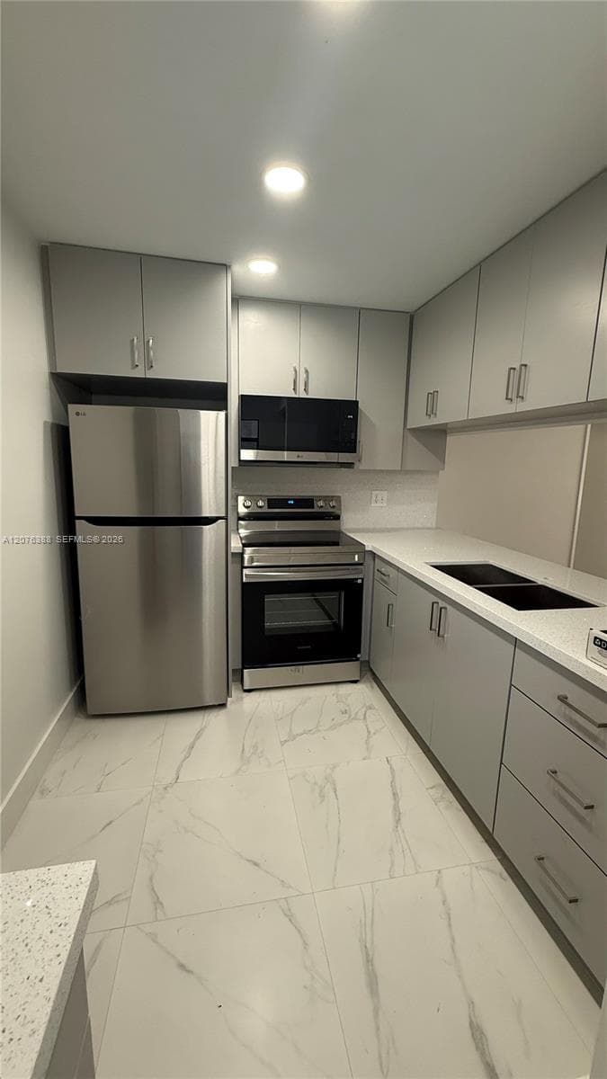 2750 W 63rd Pl # 12-24, Hialeah, FL 33016