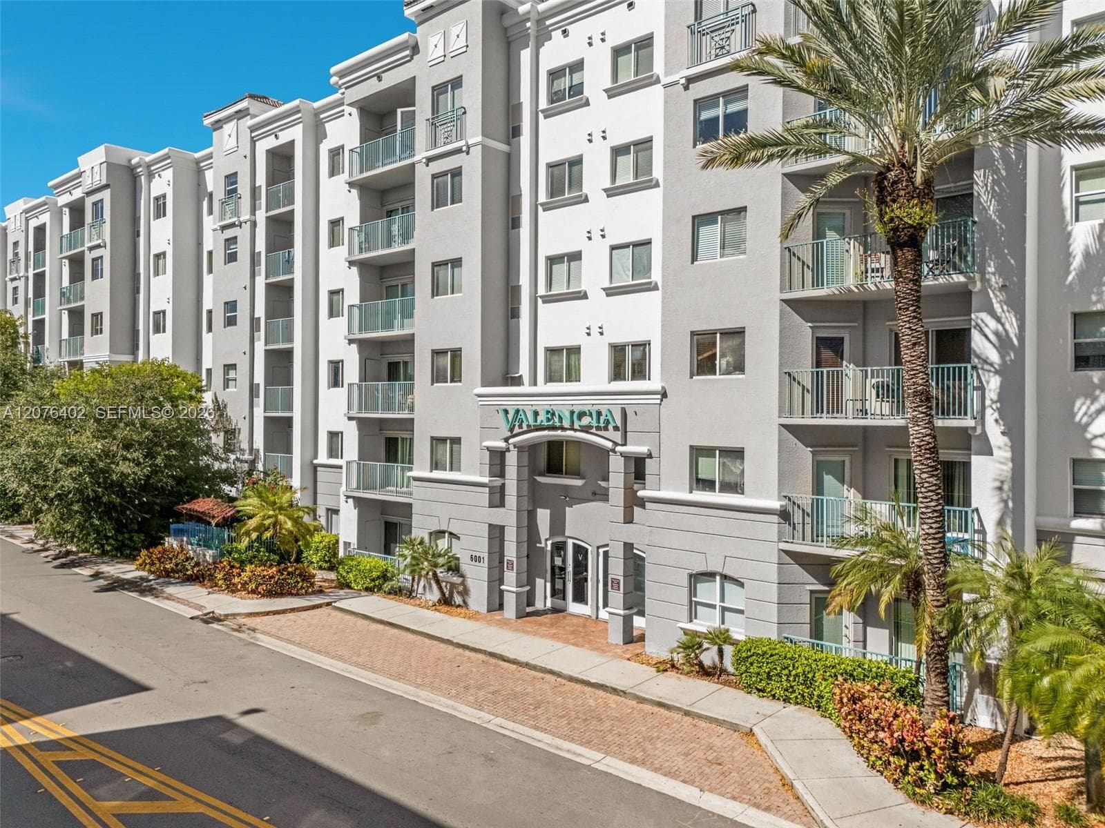 6001 SW 70th St # 512, South Miami, FL 33143
