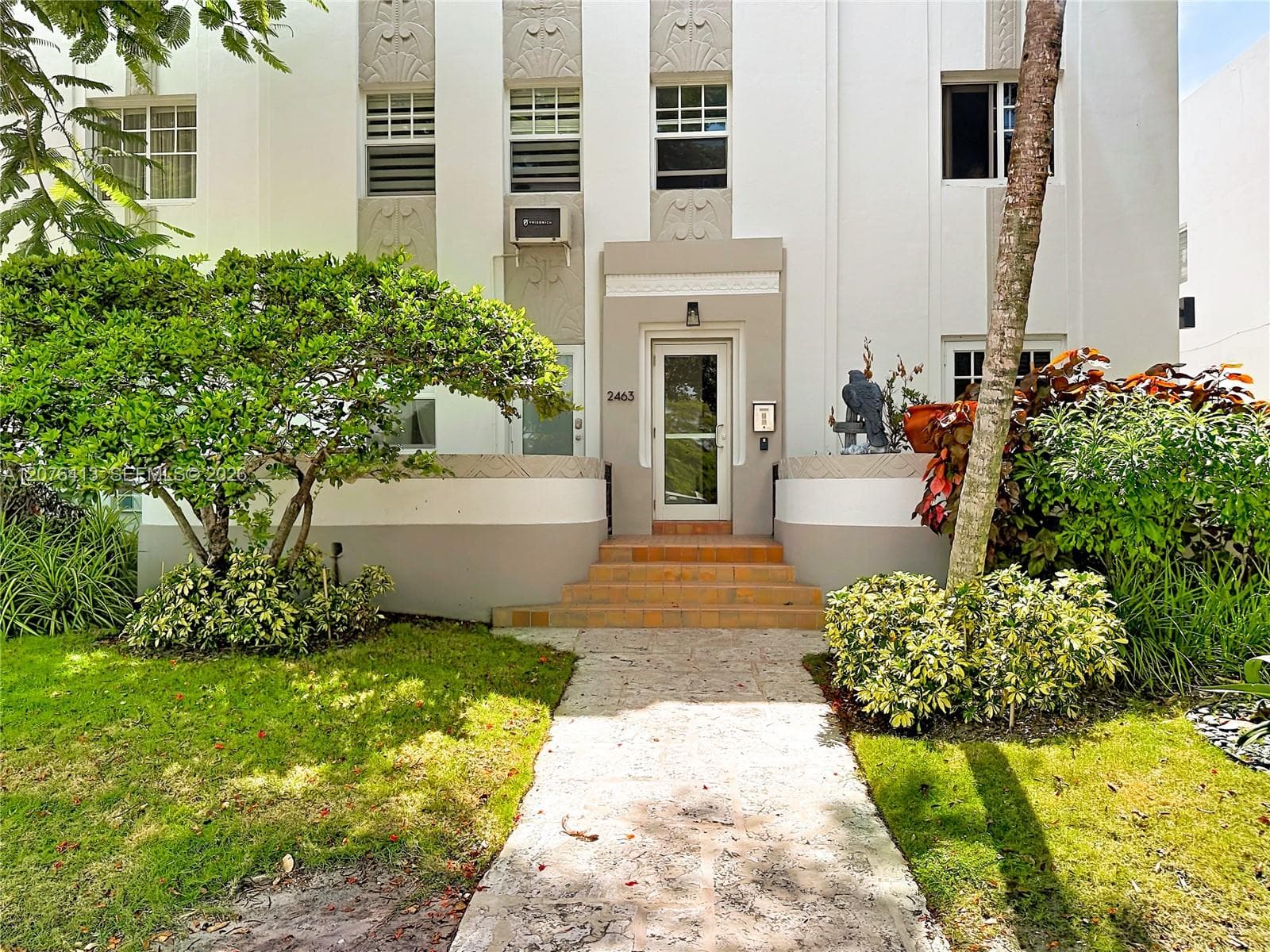 2463 Pine Tree Dr # 3, Miami Beach, FL 33140 — zdjęcie 2