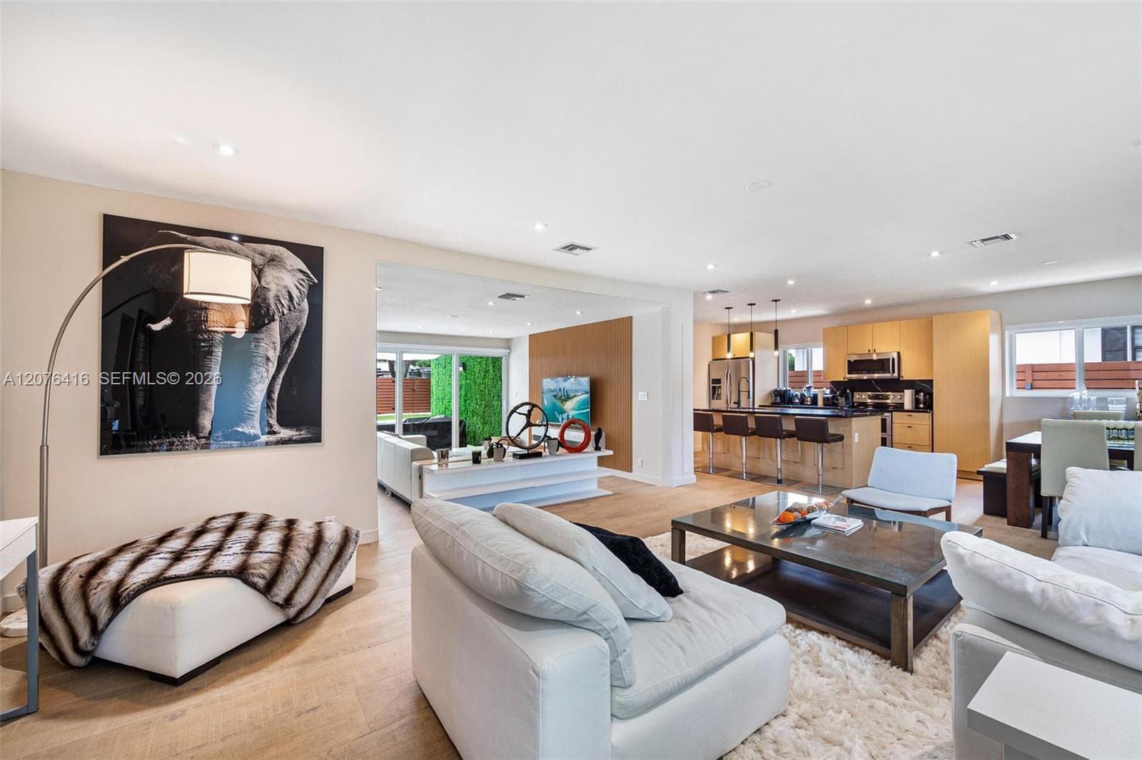 10658 NE 11th Ave, Miami Shores, FL 33138 — zdjęcie 2