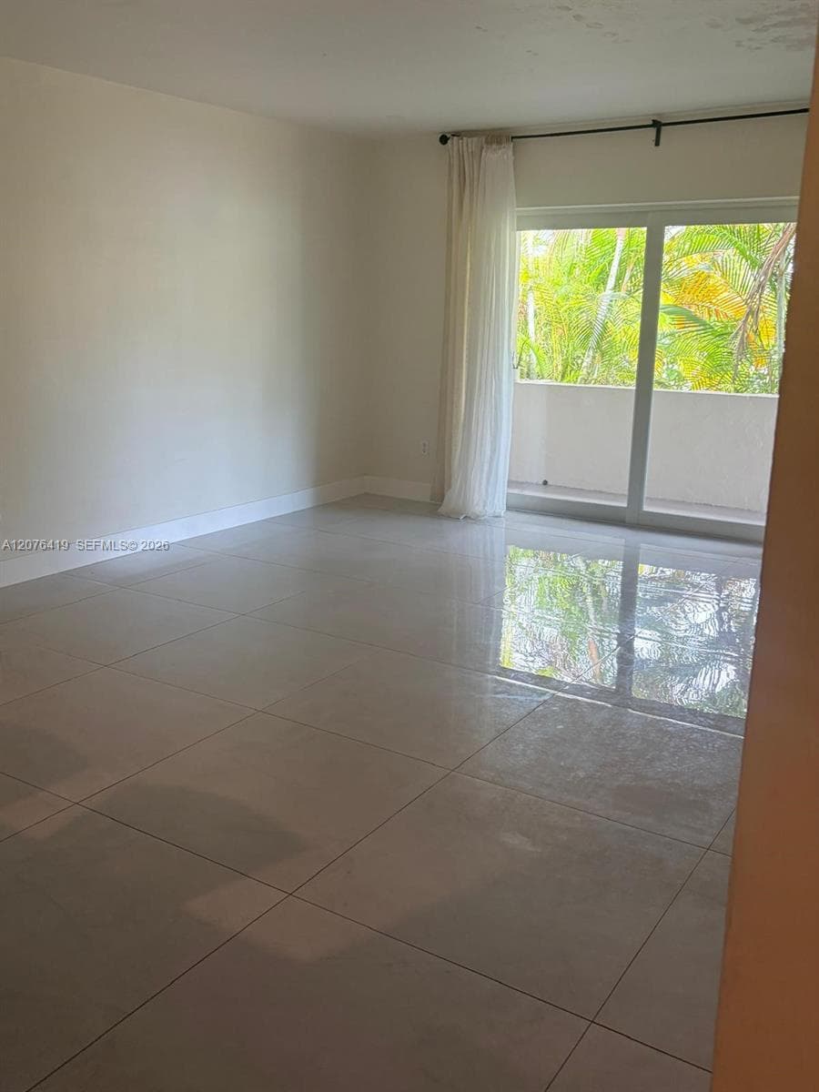 7473 SW 82nd St # D103, Miami, FL 33143 — zdjęcie 2