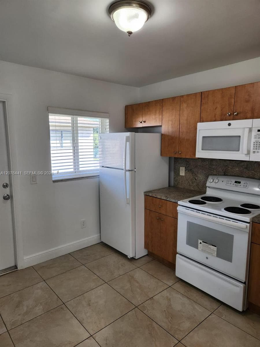 211 NW 47th Ave # 7, Miami, FL 33126 — zdjęcie 5