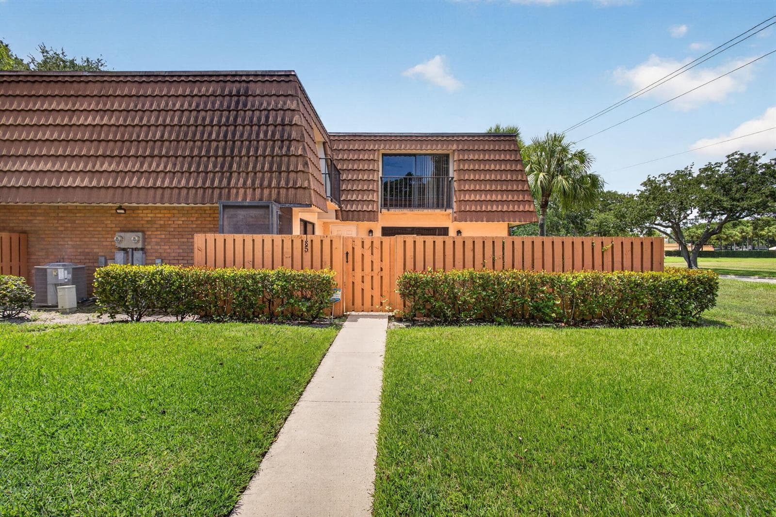 185 Charter Way, West Palm Beach, FL 33407