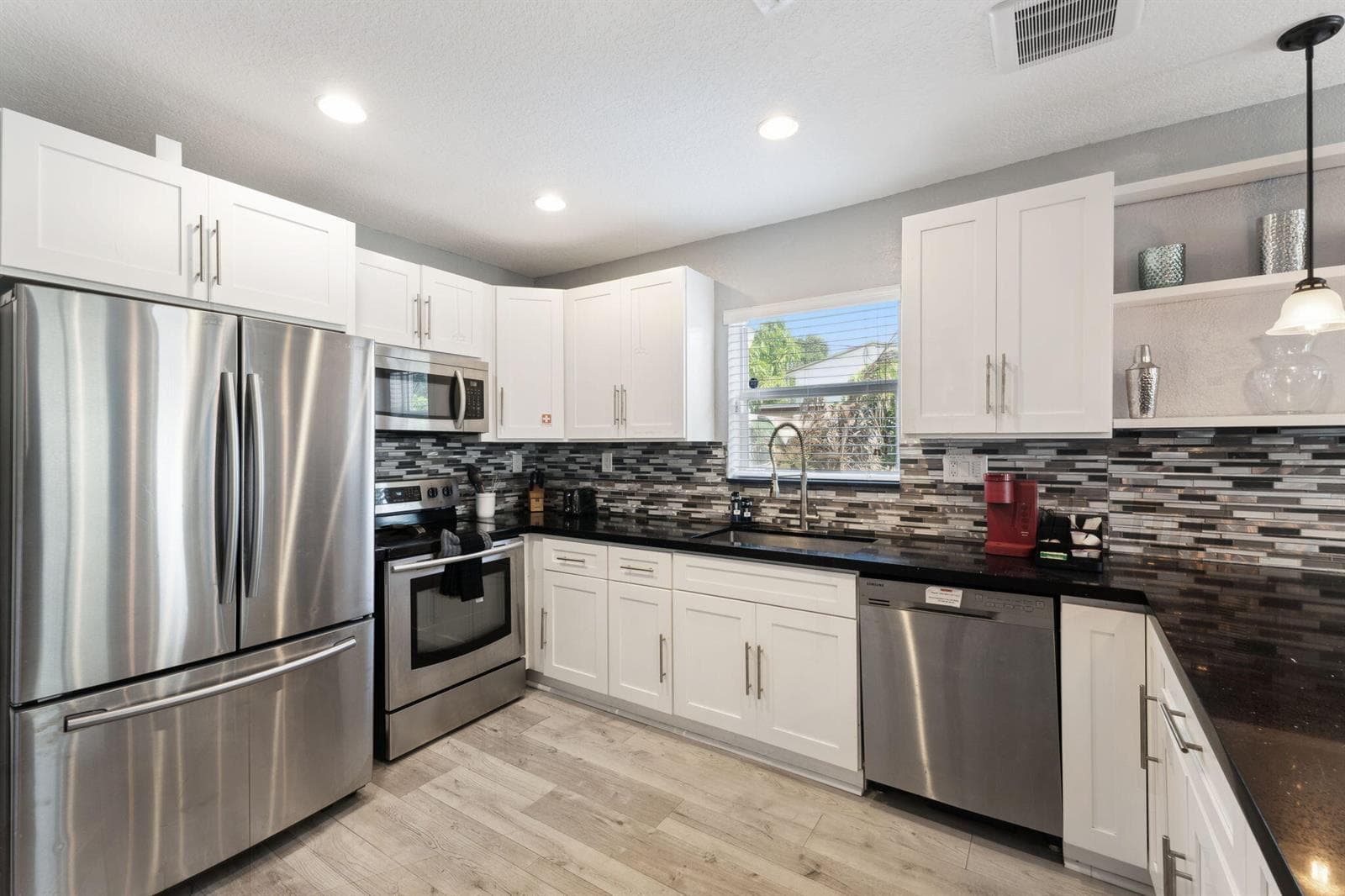 1631 N Andrews Square, Fort Lauderdale, FL 33311 — zdjęcie 4