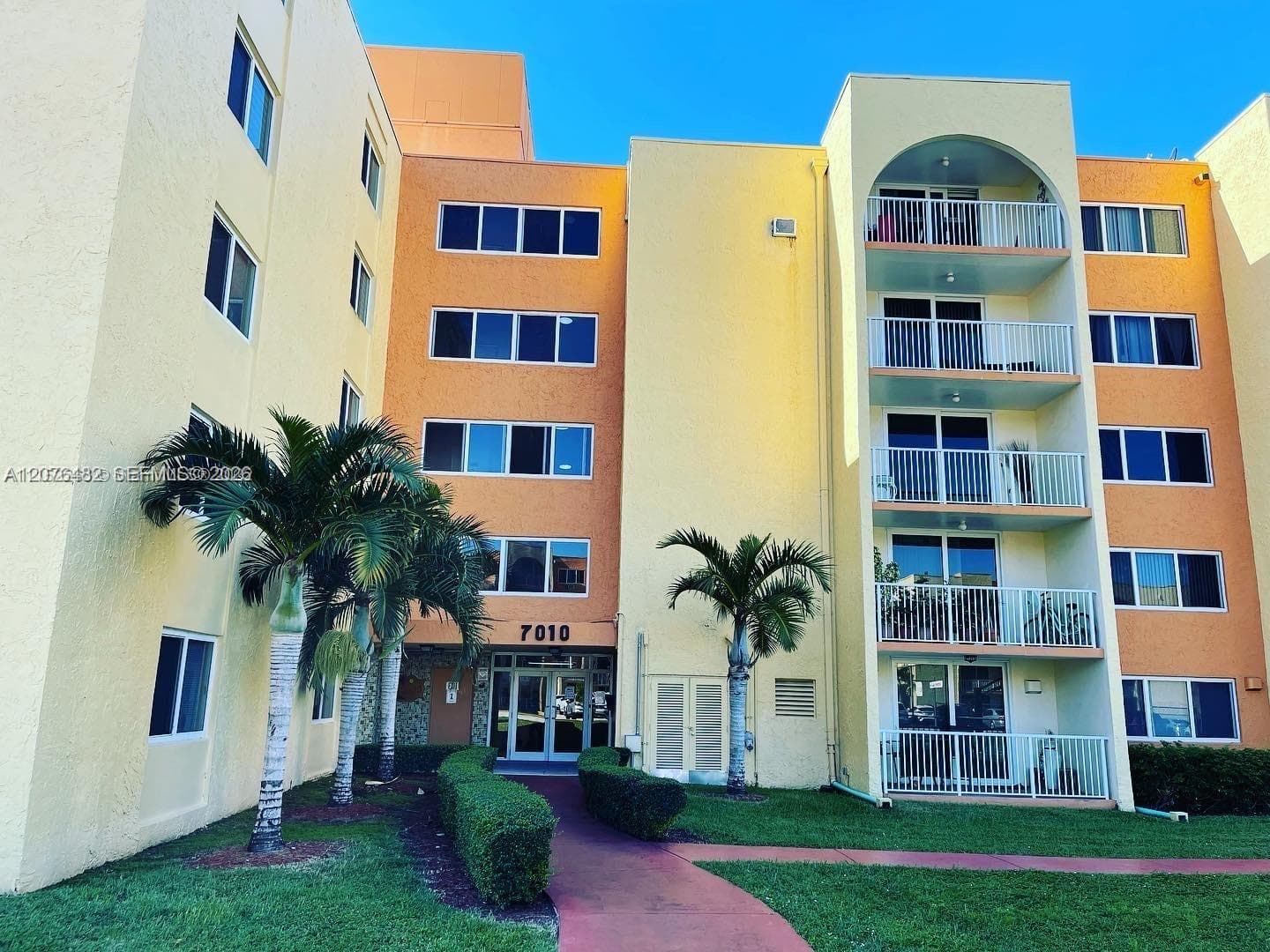 7010 NW 186th St # 5-506, Hialeah, FL 33015 — zdjęcie 2