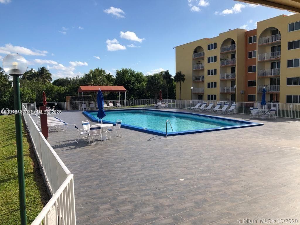 7010 NW 186th St # 5-506, Hialeah, FL 33015 — zdjęcie 5