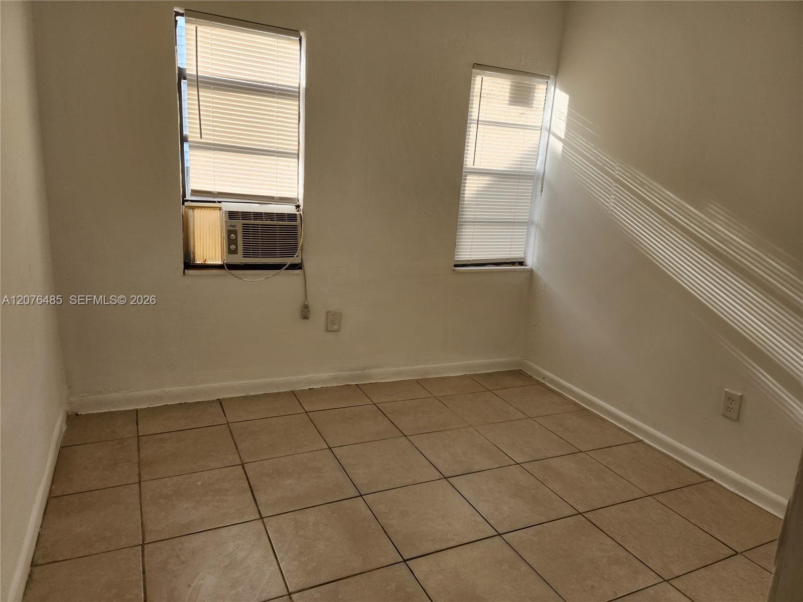 2129 NW 44th St # 2129, Miami, FL 33142 — zdjęcie 2