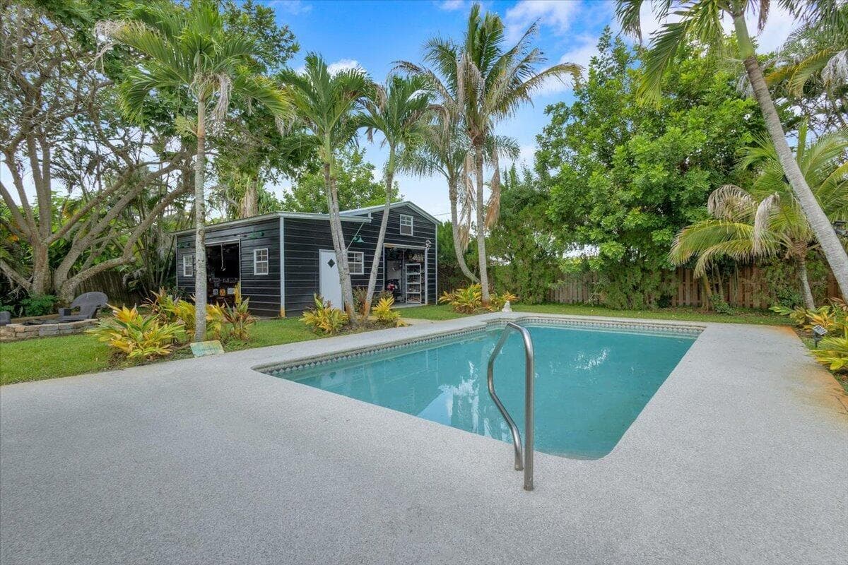 2488 NW South Manor Avenue, Stuart, FL 34994 — zdjęcie 2