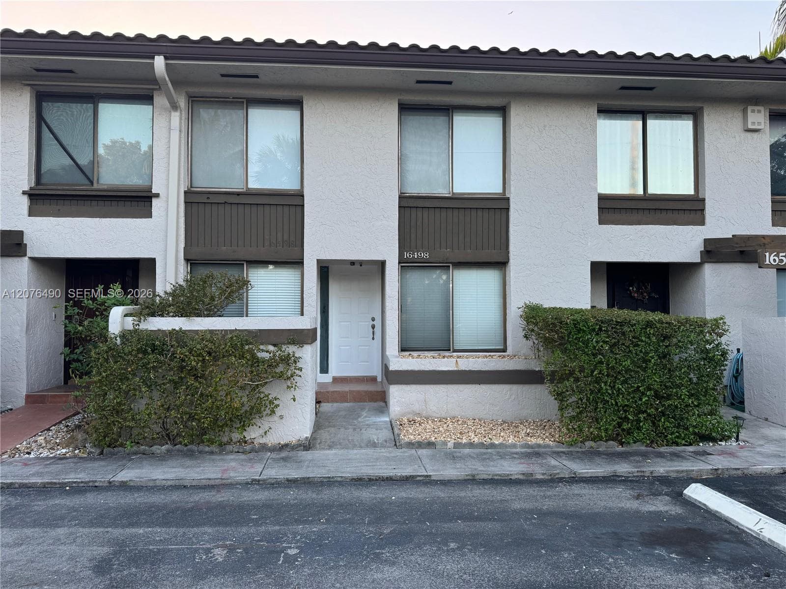 16498 NE 26th Ave # 12, North Miami Beach, FL 33160 — zdjęcie 2