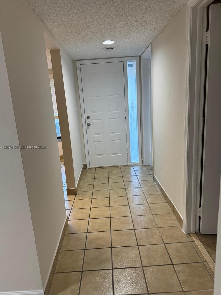 16498 NE 26th Ave # 12, North Miami Beach, FL 33160 — zdjęcie 5