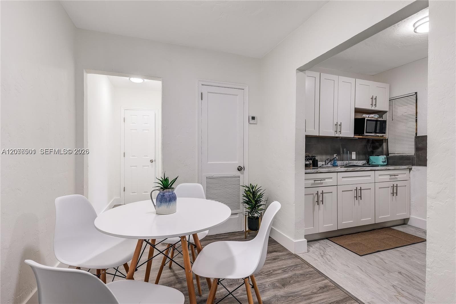 327 NE 55th St # FURNISHED, Miami, FL 33137 — zdjęcie 5