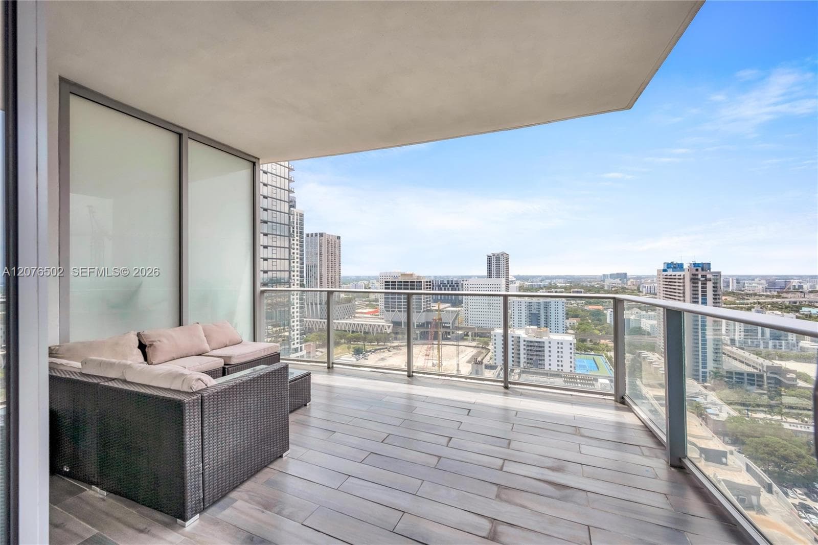 851 NE 1st Ave # 2408, Miami, FL 33132 — zdjęcie 2