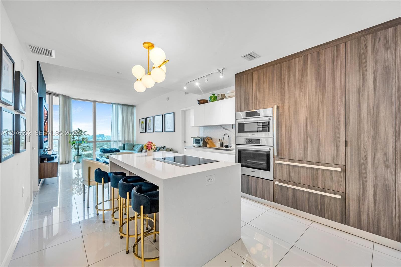 851 NE 1st Ave # 2408, Miami, FL 33132 — zdjęcie 3