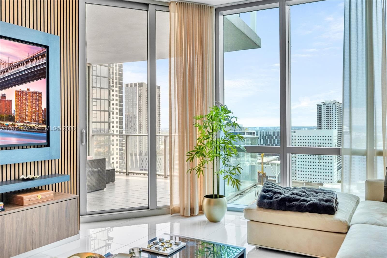 851 NE 1st Ave # 2408, Miami, FL 33132 — zdjęcie 4