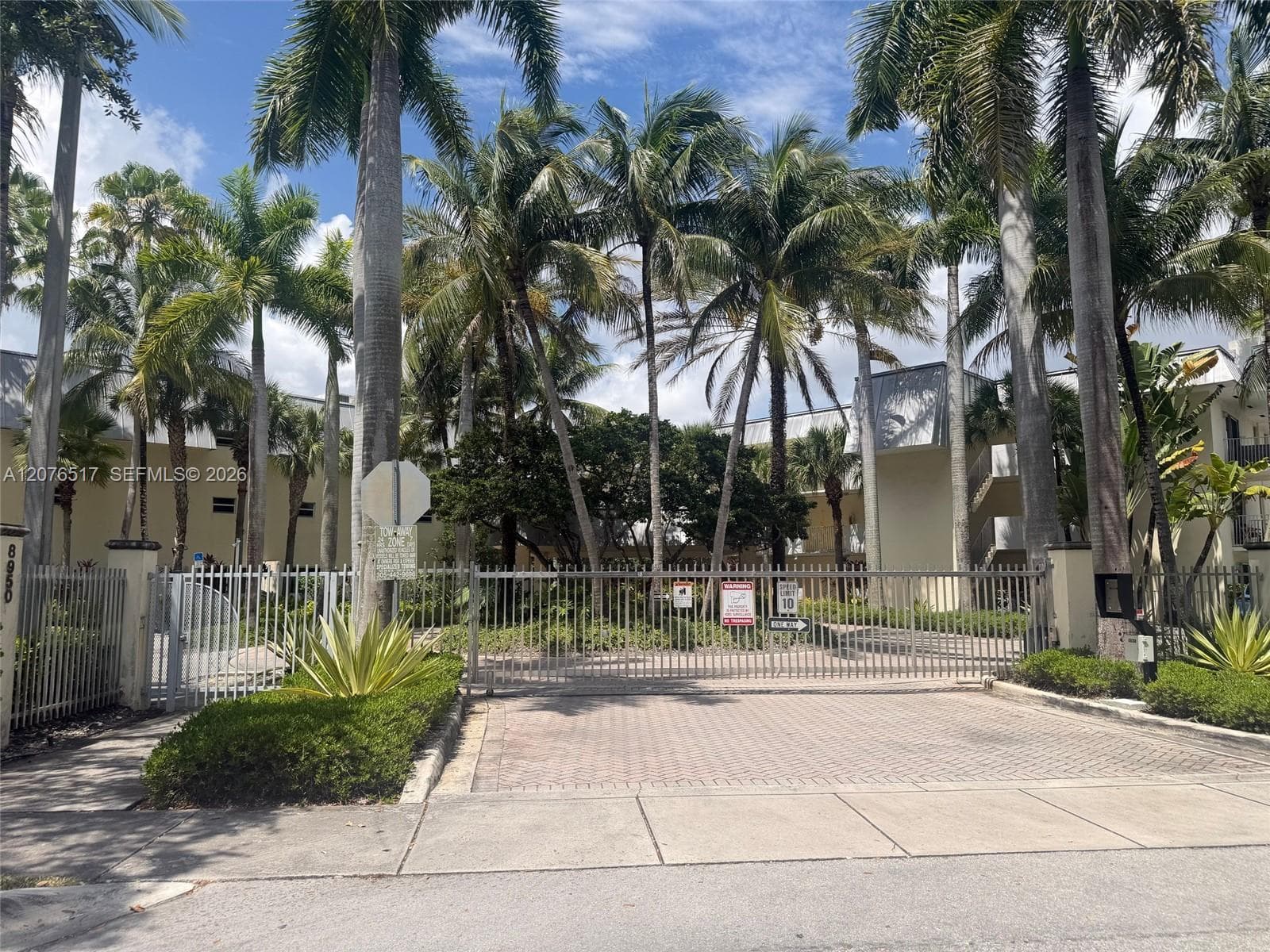 8950 SW 69th Ct # 220, Pinecrest, FL 33156 — zdjęcie 2