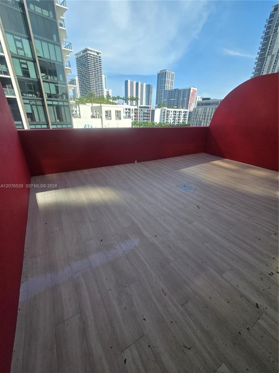 90 NE 32nd St # 605, Miami, FL 33137 — zdjęcie 3