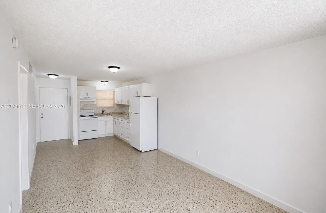 3501 W 11th Ave # 213, Hialeah, FL 33012 — zdjęcie 2