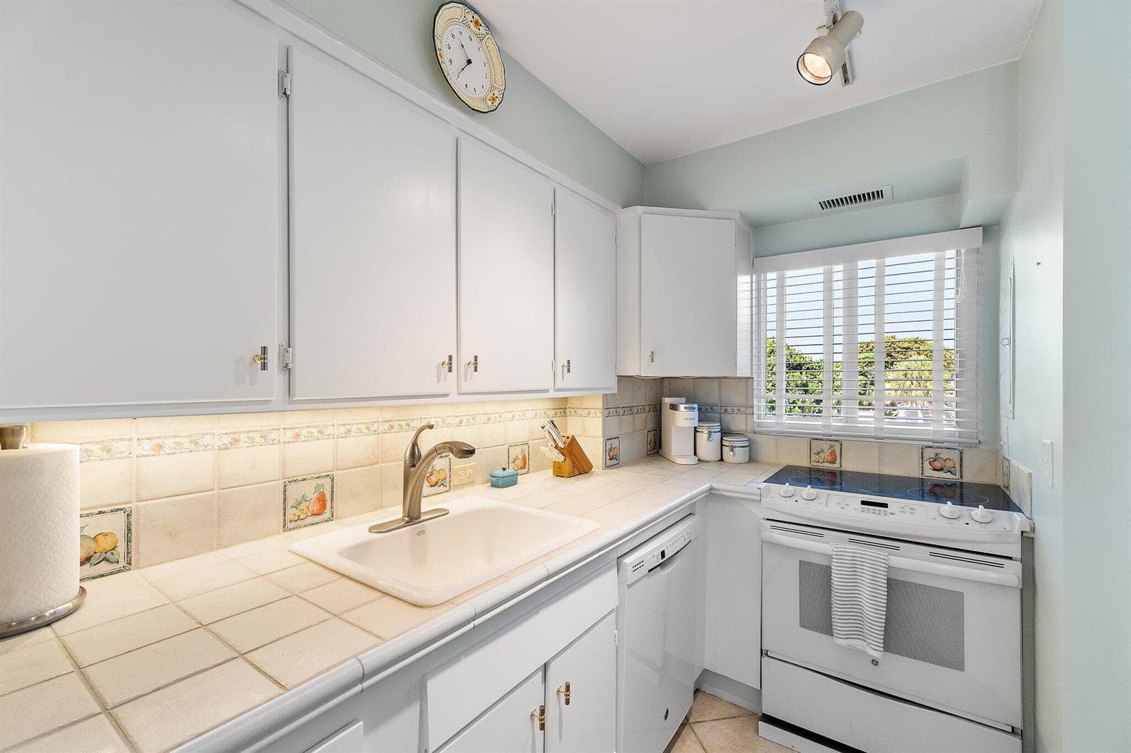 33 S Ocean Avenue # 206, Palm Beach Shores, FL 33404 — zdjęcie 2