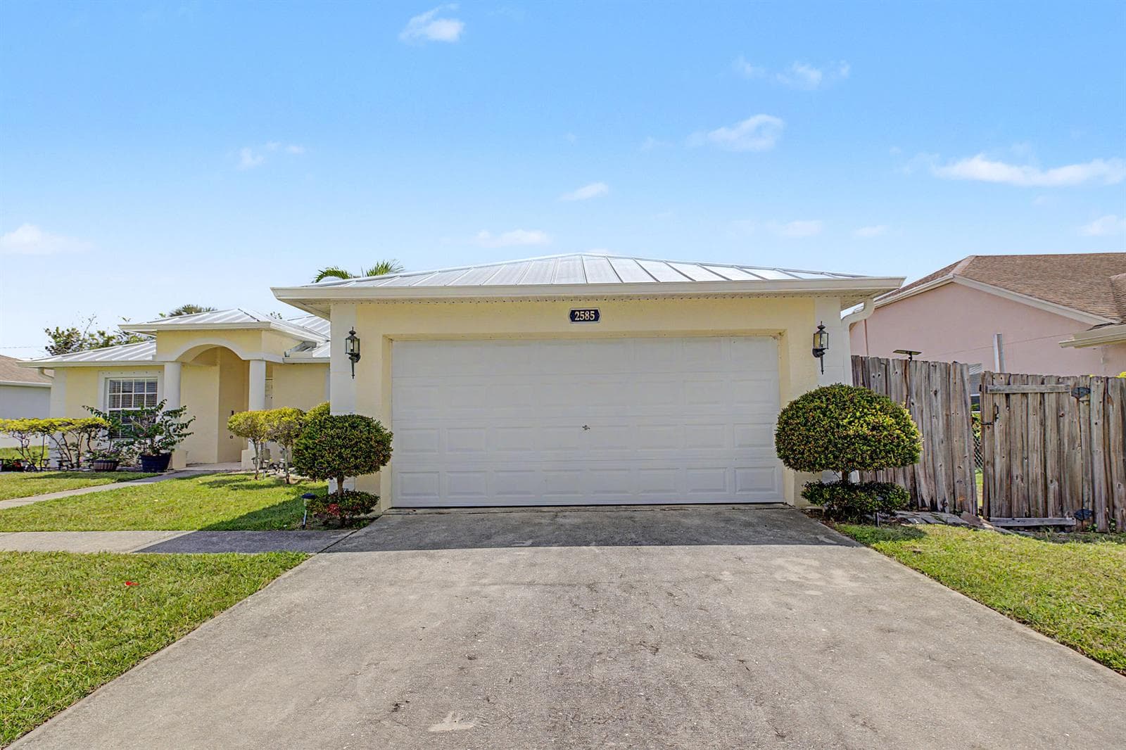 2585 SE LAKEWOOD Street, Port St. Lucie, FL 34952 — zdjęcie 2