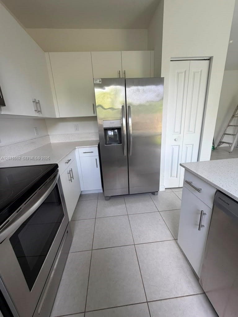 519 NE 208th Ter, Miami, FL 33179 — zdjęcie 5
