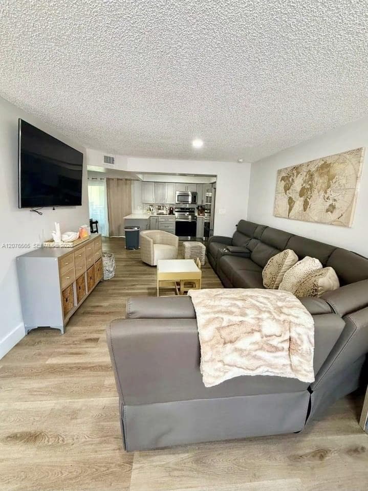 3316 Quail Close # 21, Pompano Beach, FL 33064