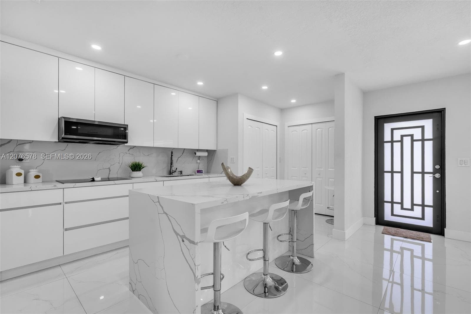 1270 W 64th Ter, Hialeah, FL 33012