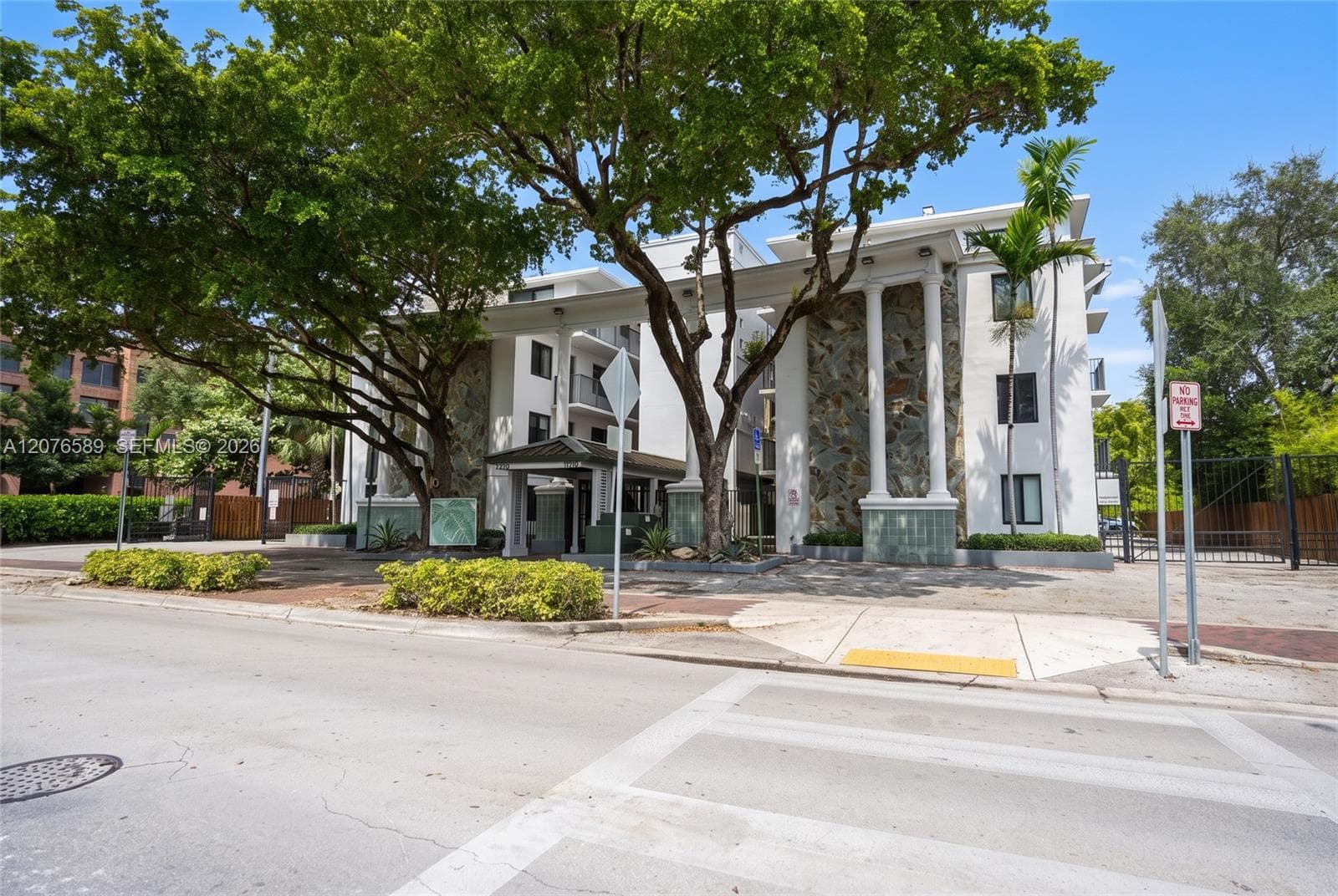 3240 Mary St # S308, Miami, FL 33133 — zdjęcie 2