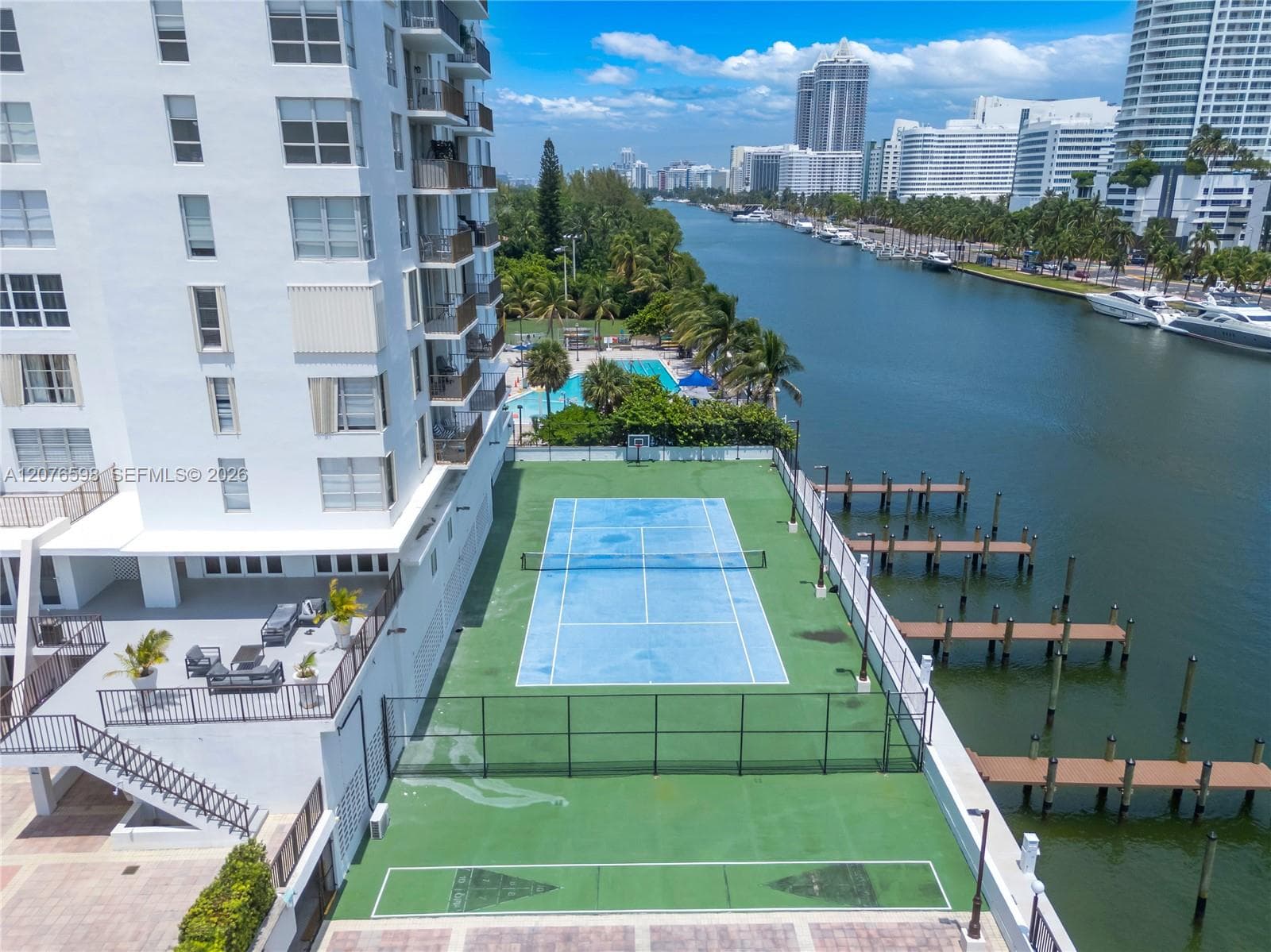 4101 Pine Tree Dr # 1105, Miami Beach, FL 33140 — zdjęcie 2