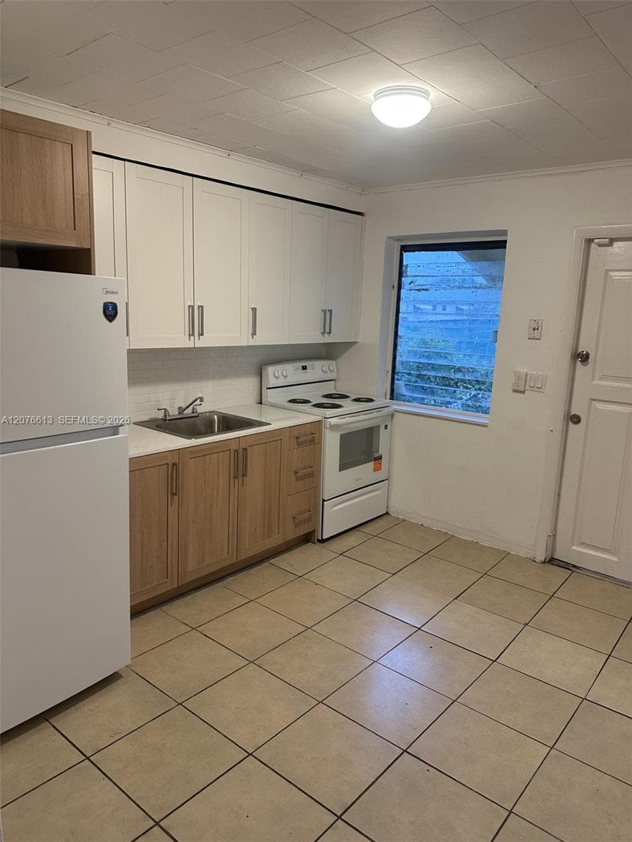 409 SW 4th Ter # w, Hallandale Beach, FL 33009