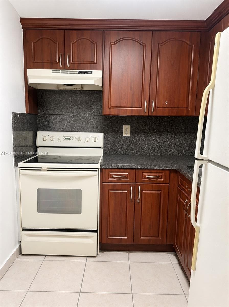 666 W 81st St # 103, Hialeah, FL 33014 — zdjęcie 2