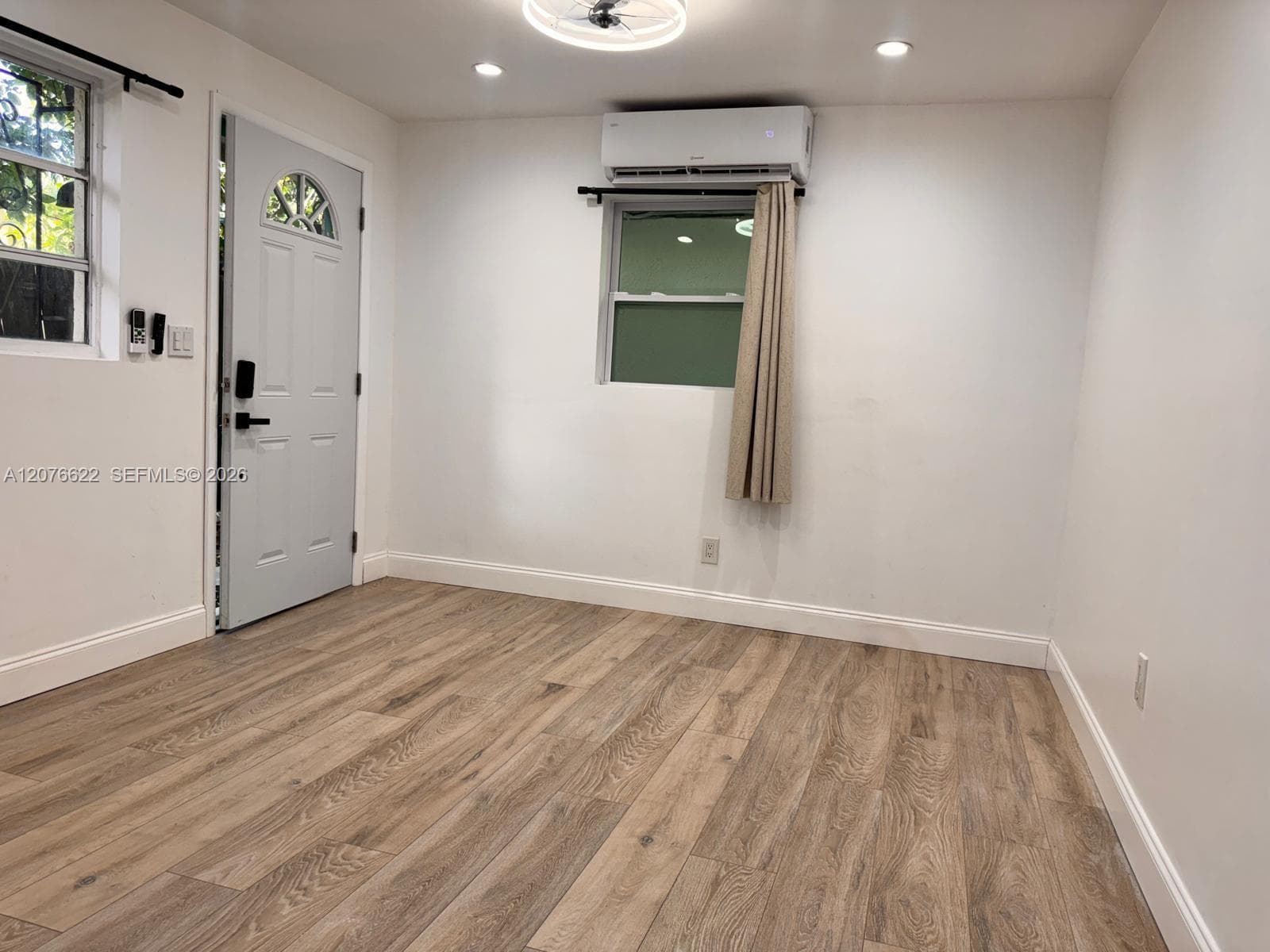 277 NE 55th St # 1-Rear, Miami, FL 33137 — zdjęcie 5
