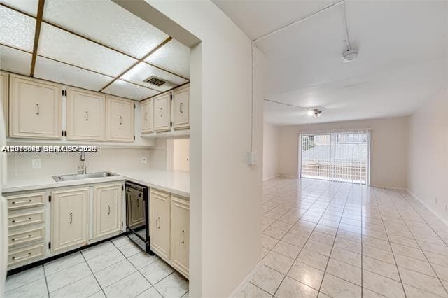 4848 NW 24th Ct # 230, Lauderdale Lakes, FL 33313 — zdjęcie 5