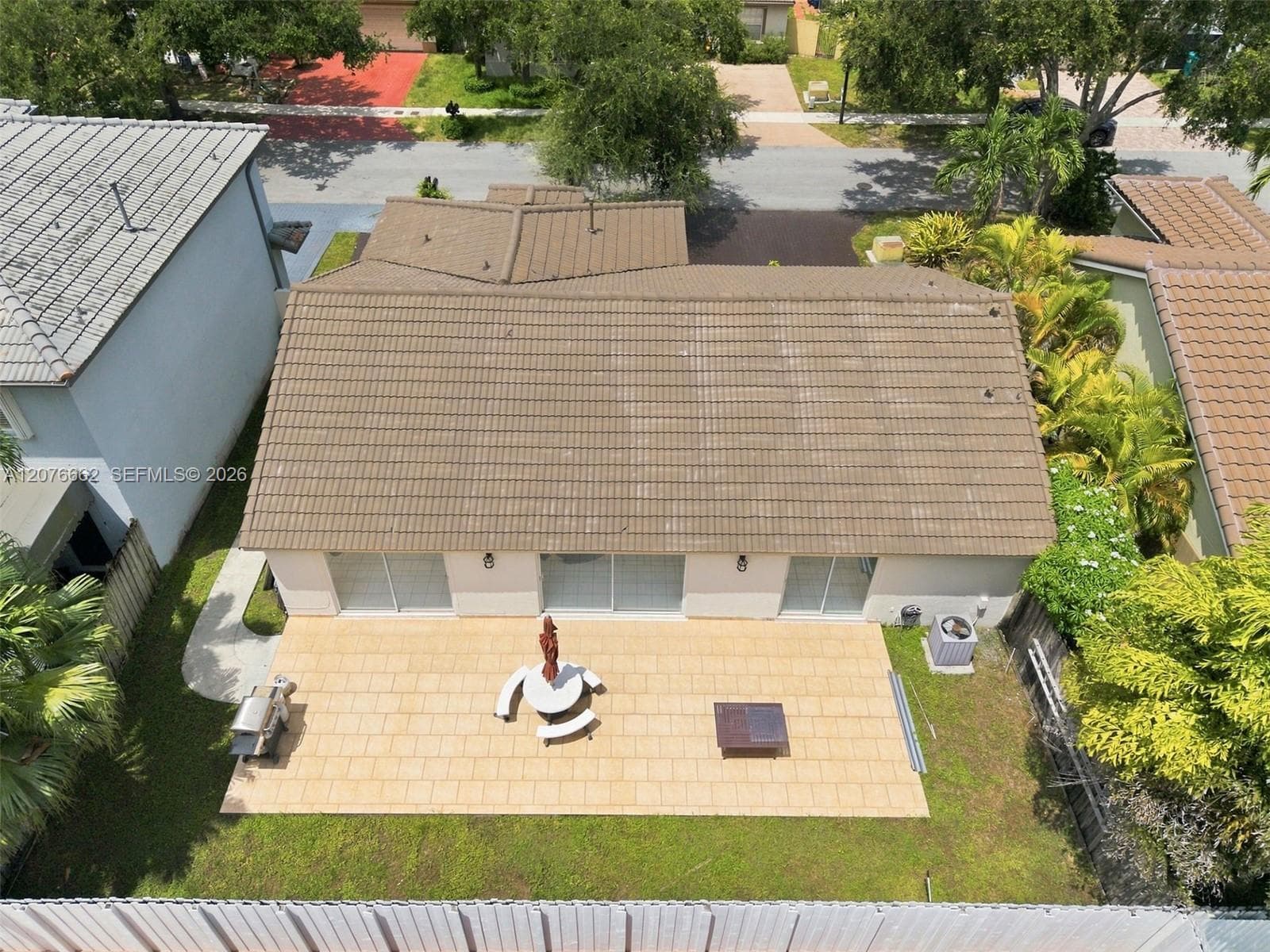 19181 NW 89th Ave, Hialeah, FL 33018 — zdjęcie 2