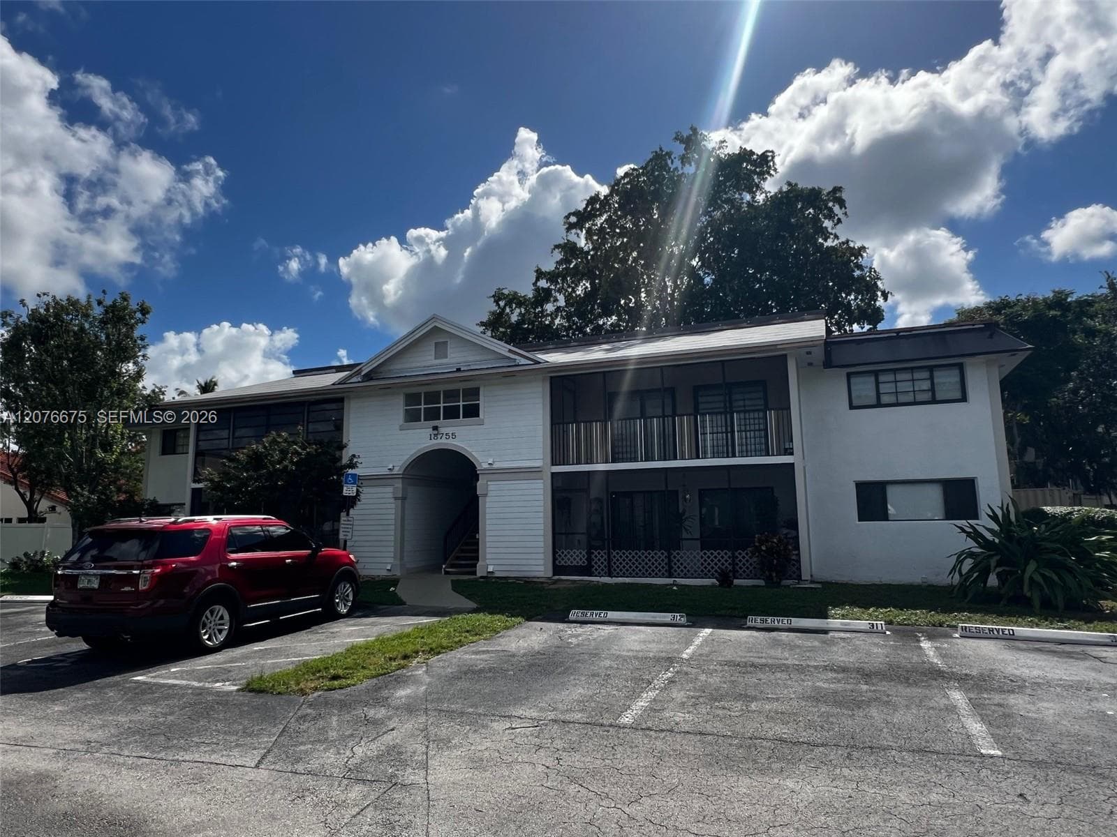 18755 NW 62nd Ave # 204, Hialeah, FL 33015 — zdjęcie 2