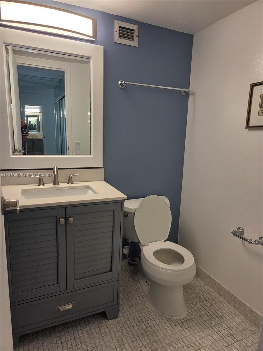 501 Three Islands Blvd # 209, Hallandale Beach, FL 33009 — zdjęcie 4
