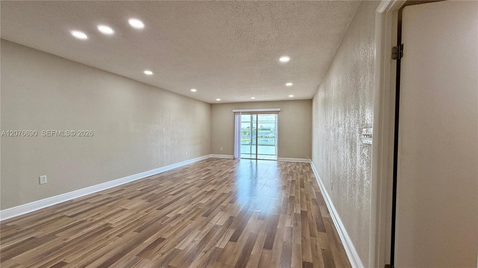 879 NE 195th St # 425, Miami, FL 33179 — zdjęcie 4