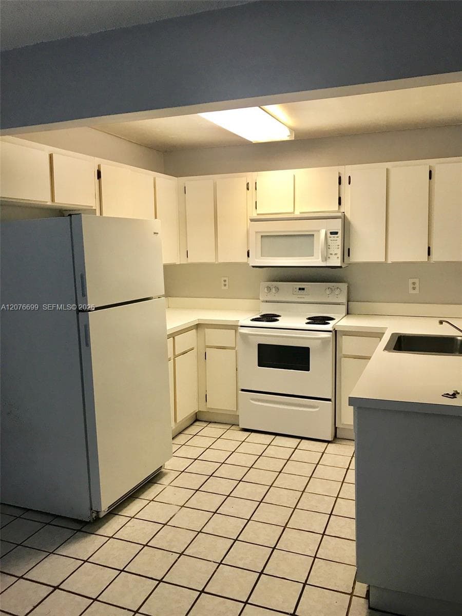 9810 Hammocks Blvd # 202, Miami, FL 33196 — zdjęcie 2