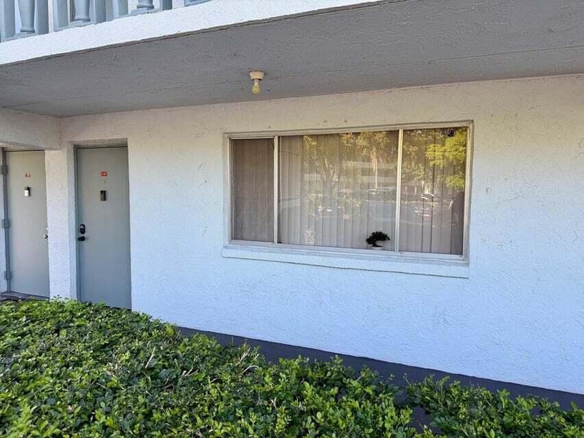 2000 Springdale Boulevard # 102, Palm Springs, FL 33461