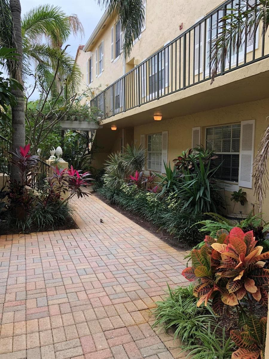 1035 LAKE SHORE Drive # 103, Lake Park, FL 33403 — zdjęcie 2