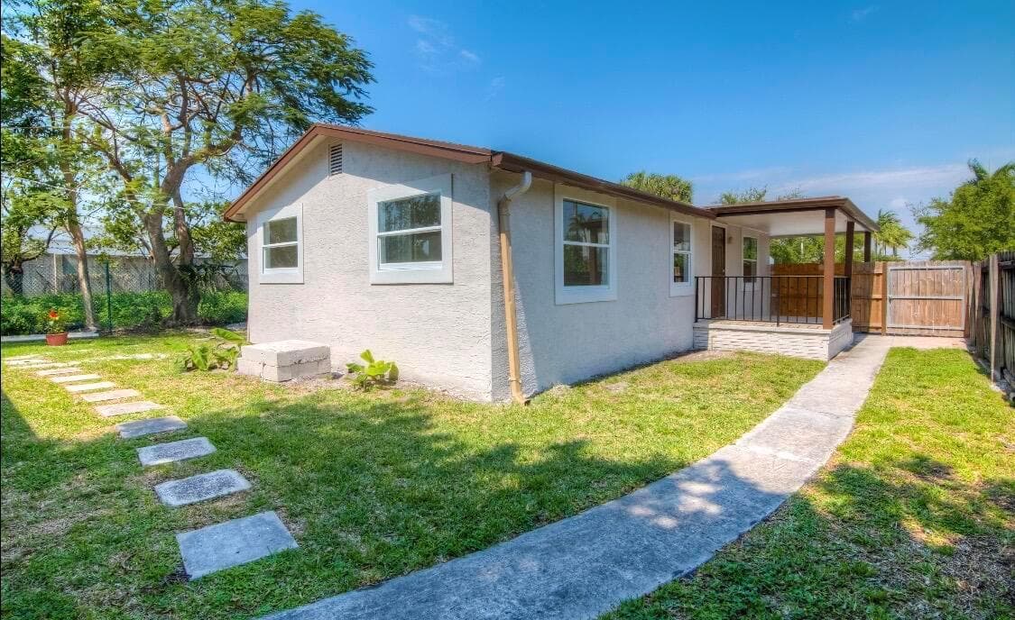 2960 Chickamauga Avenue, West Palm Beach, FL 33409