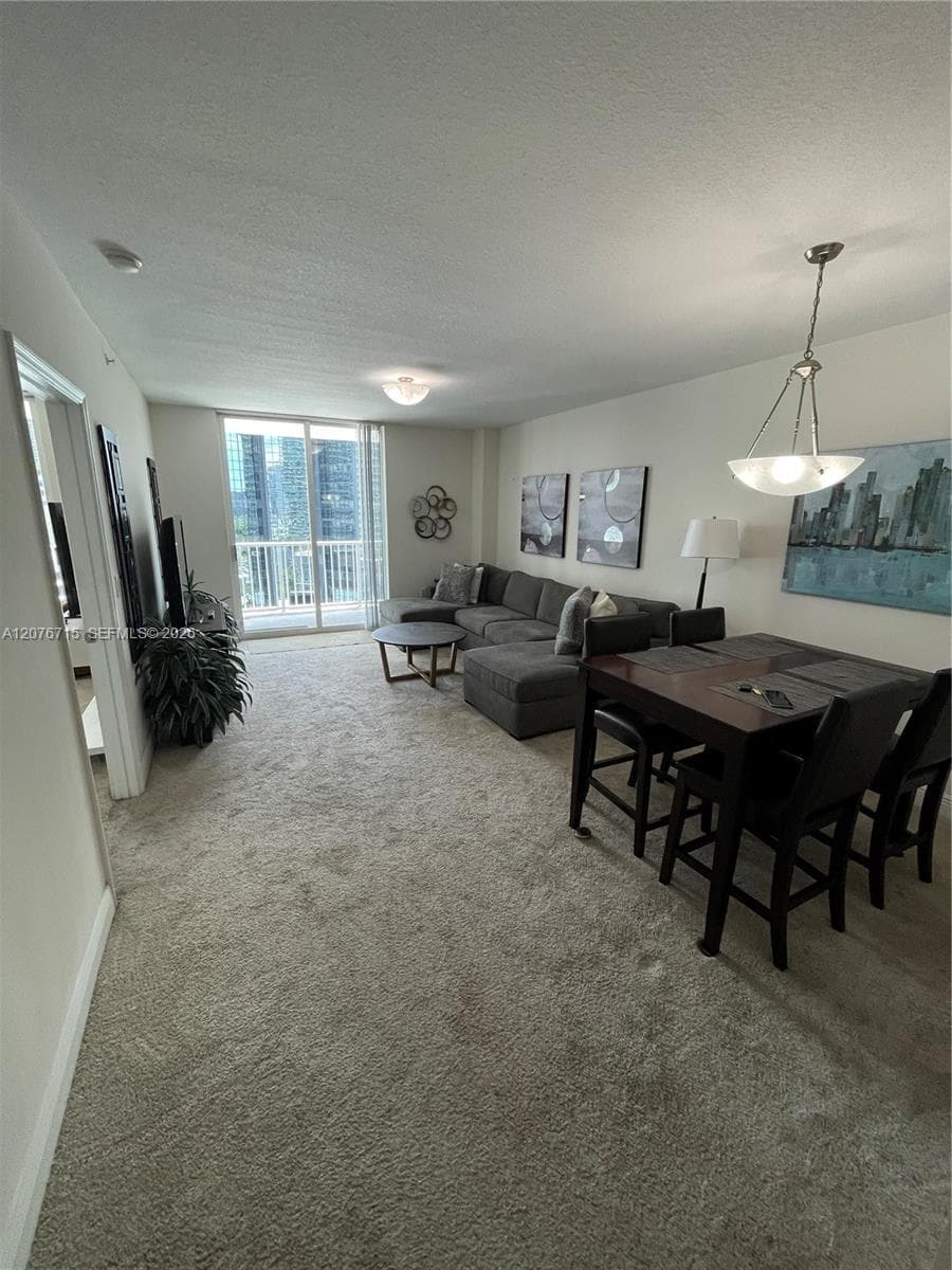 1250 S Miami Ave # 1410, Miami, FL 33130 — zdjęcie 3